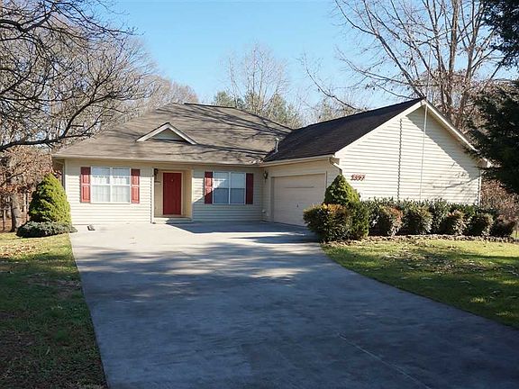 2nd image of 2097 Deerfield Cir