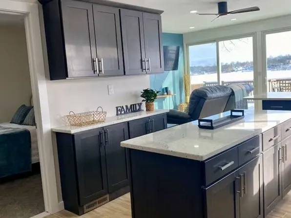 6223 Island Lake Dr, Brighton, MI 48116