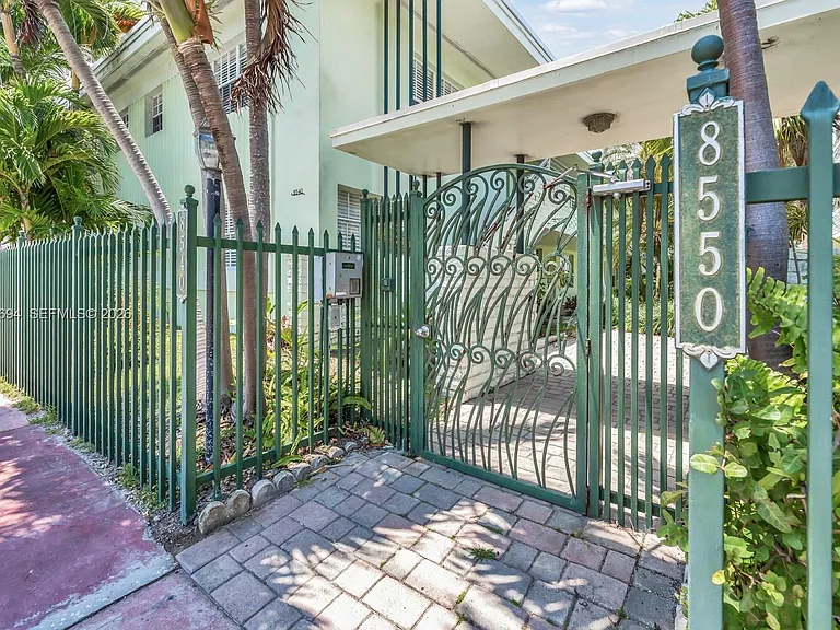 8550 Byron Ave #2G — Photo 17