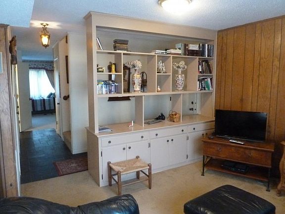 2nd image of 4205 Skyland Ln