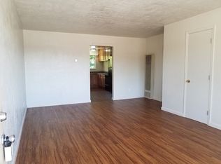 523 W Center St, Manteca, CA 95336