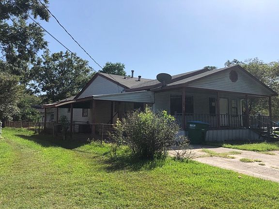 3rd image of 2204 Cleveland Ave