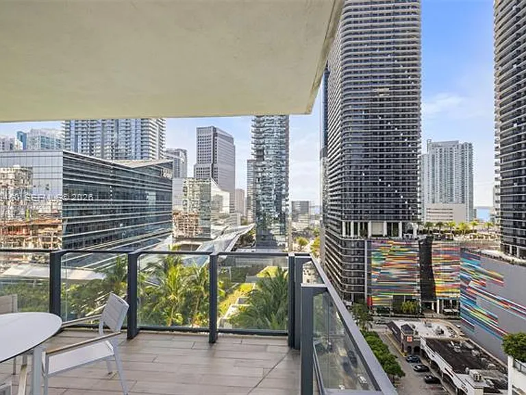 88 SW 7th St #1201 — Photo 4