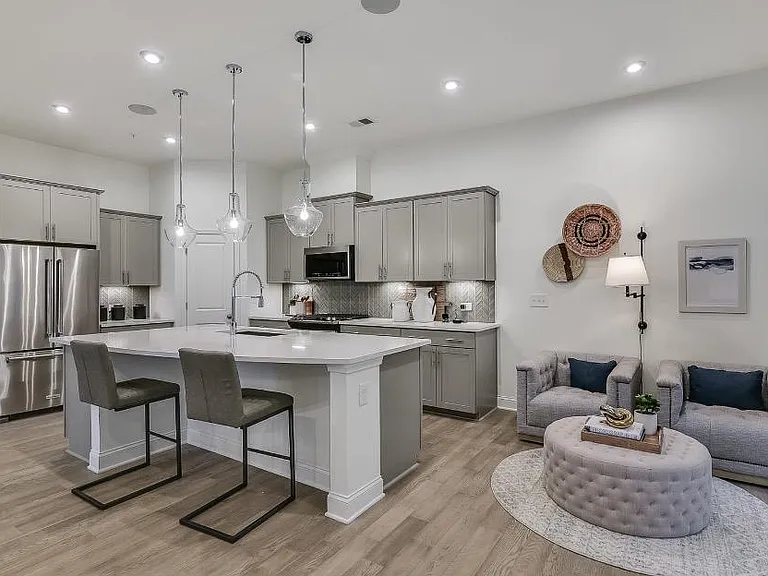145 Holden Way — Photo 4