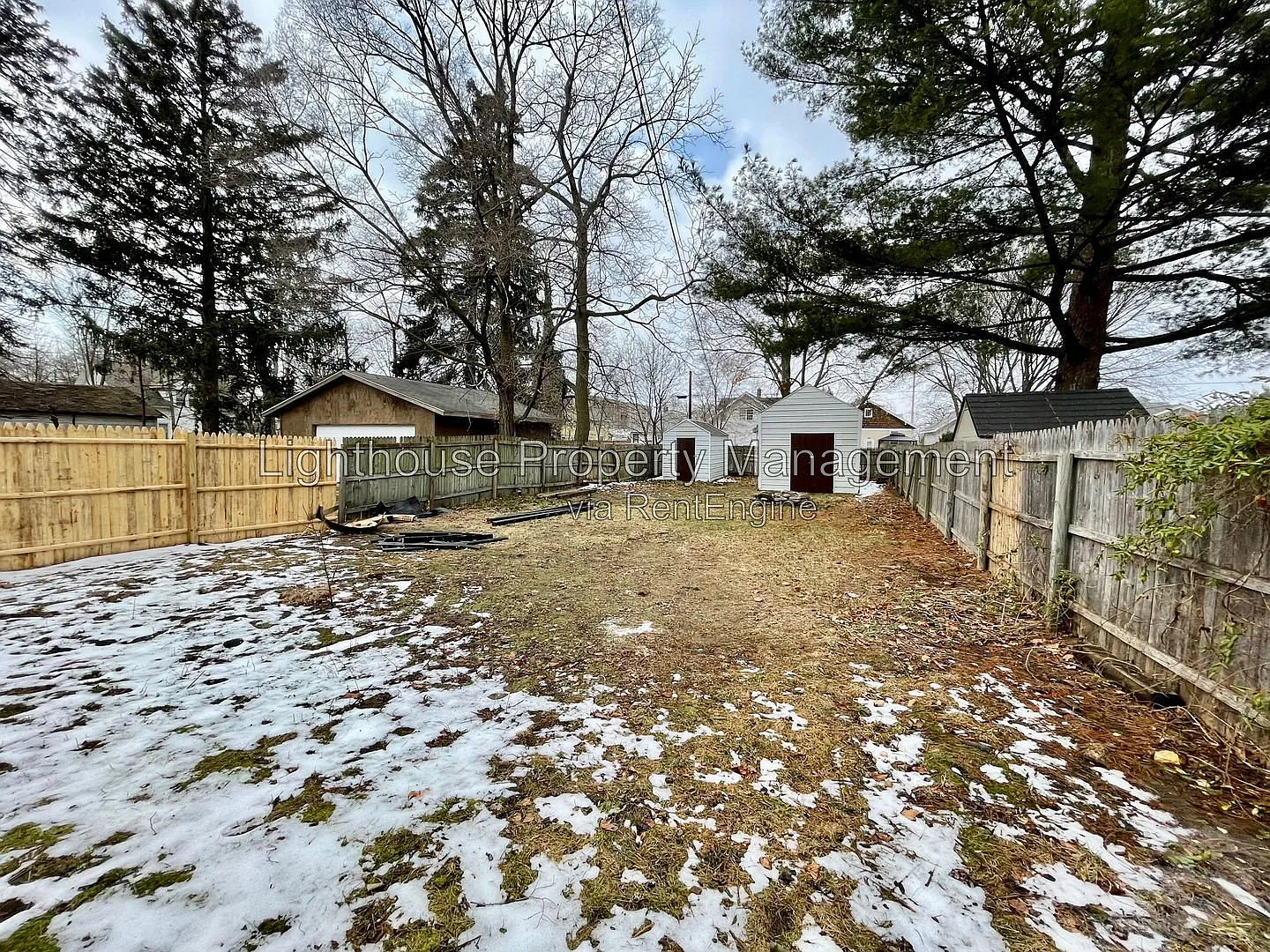 2 bed, 1.0 bath, 1000 sqft, $1,025 — Photo 2