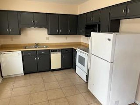 4th image of 3068 Greenlodge Ln