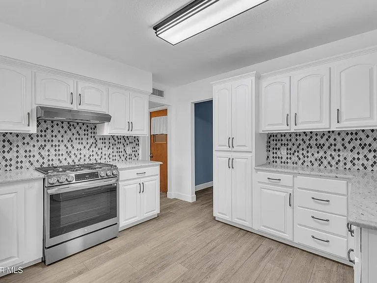 19004 Bremerton Dr — Photo 48