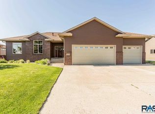 7912 S Copper Ridge Rd, Sioux Falls, SD 57108