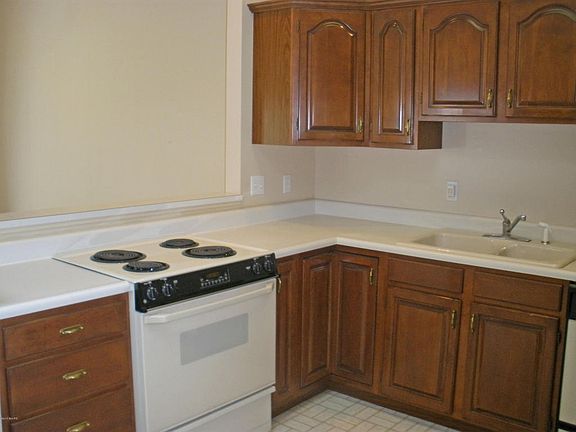 5th image of 1587 Hickory Trace Dr