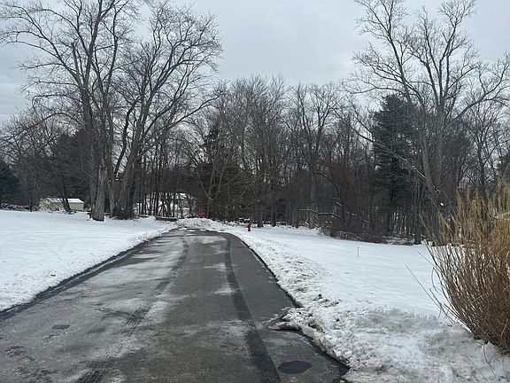 5th image of 7 Glenvue Dr N
