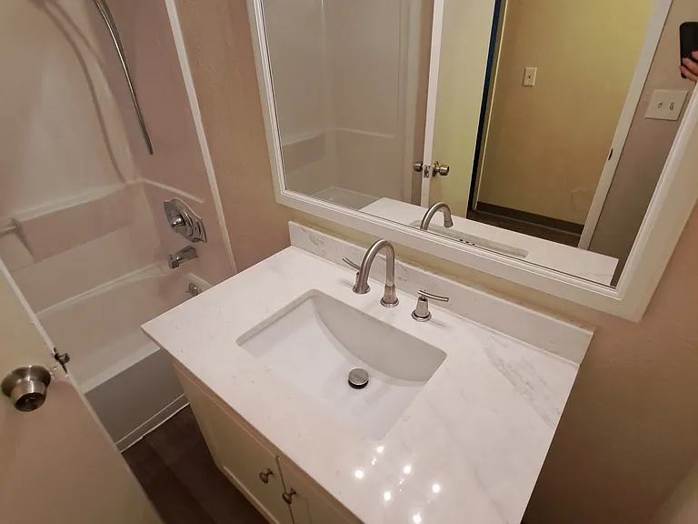 228 W 22nd St #1 — Photo 17