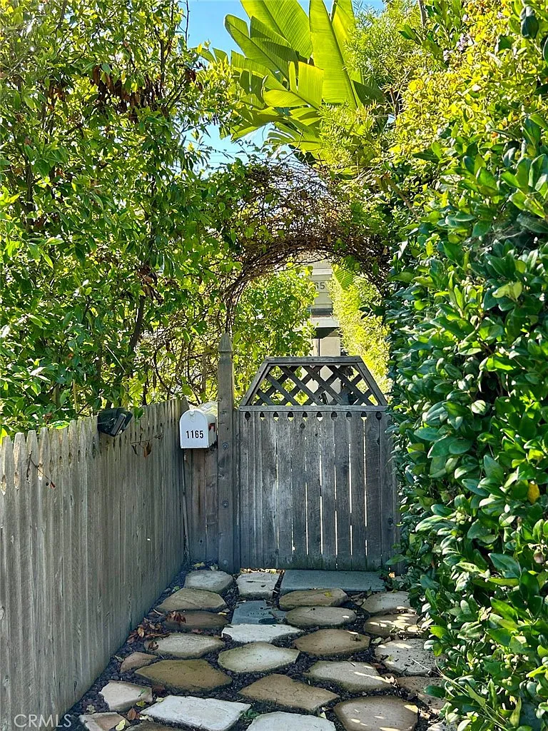 3 bed, 1528 sqft, $9,500 — Photo 4