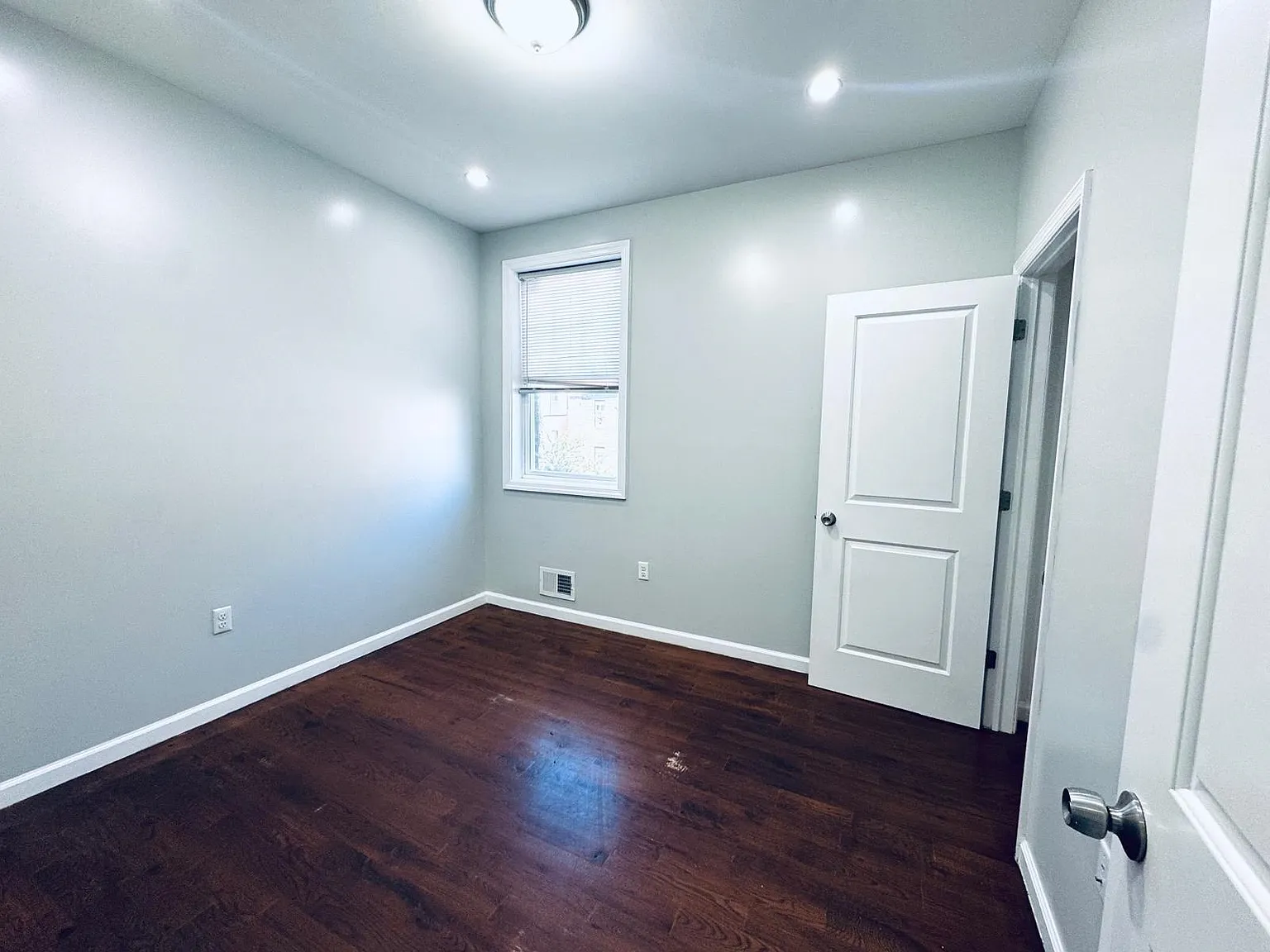 3 bed, 2.0 bath, $3,500 — Photo 3