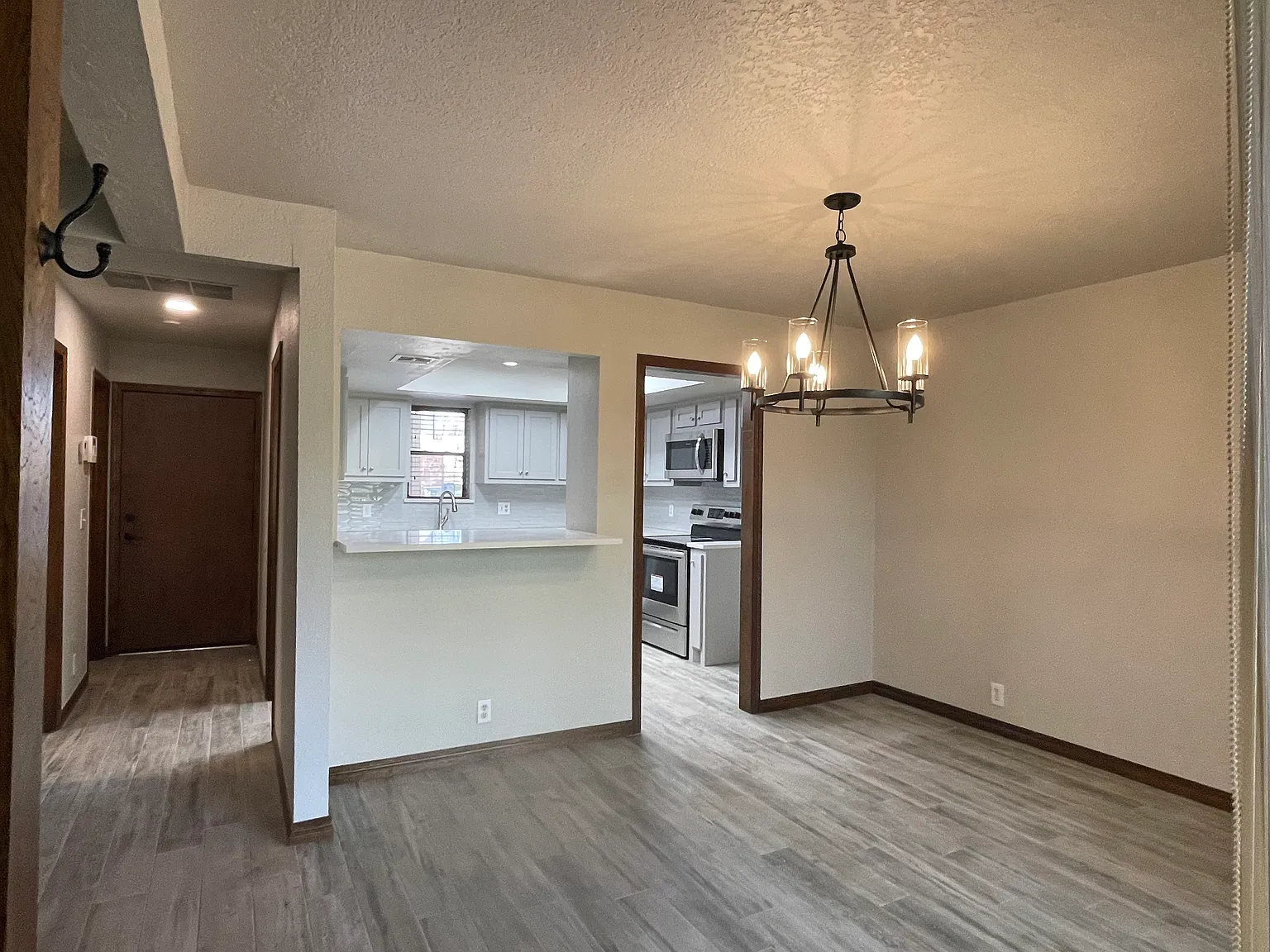 3 bed, 1614 sqft, $1,650 — Photo 4
