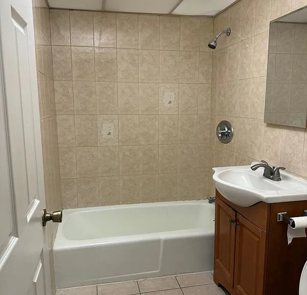 70K Shrewsbury Green Dr #K — Photo 2
