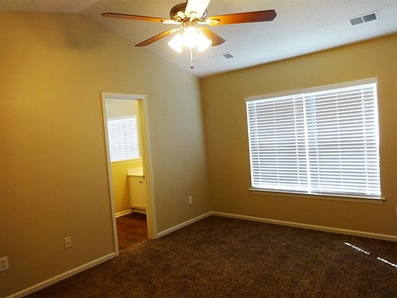 5th image of 535 Beverly Dr