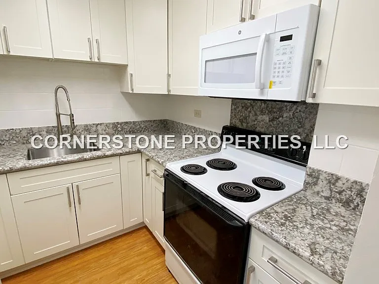 796 Isenberg St #14C — Photo 3