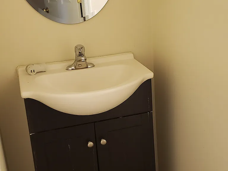 836 W Locust St — Photo 10