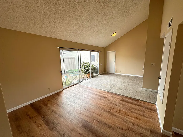 30 Long Creek Cir — Photo 2