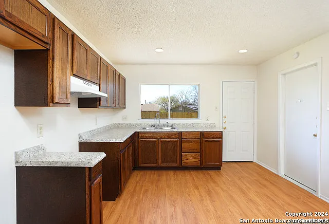 9222 Five Palms Dr — Photo 6