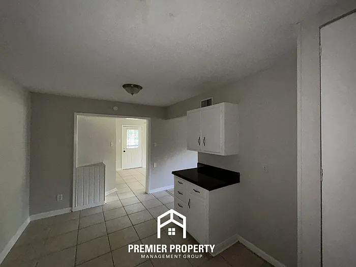 1344 Brandywine Dr — Photo 4