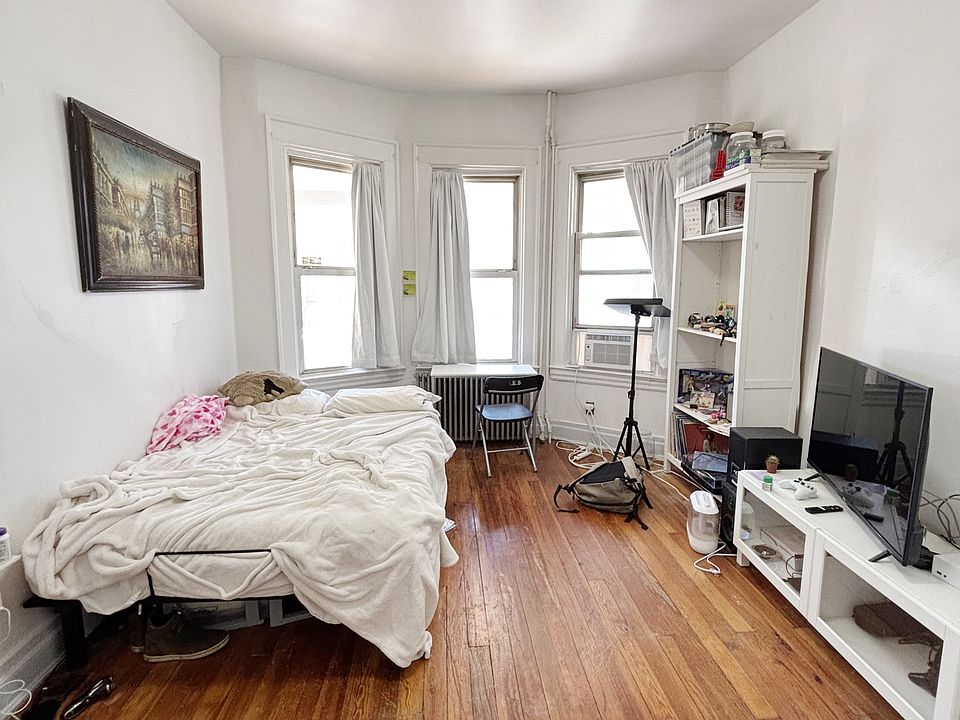 1st image of 535 E 29th St1st Floor1st Brk