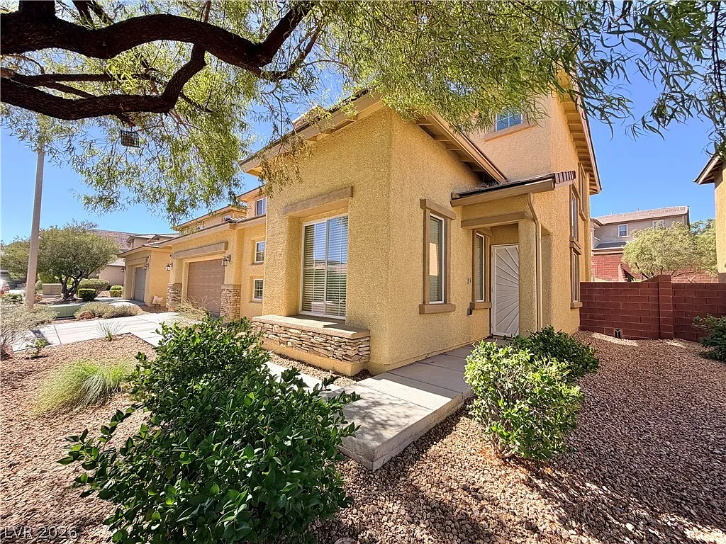 3 bed, 3.0 bath, 2406 sqft, $2,550 — Photo 3