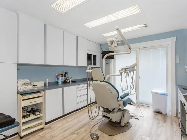 518 34th Street image 7 of 8