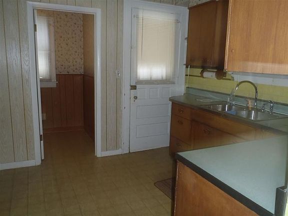 5th image of 2302 Linden Ave