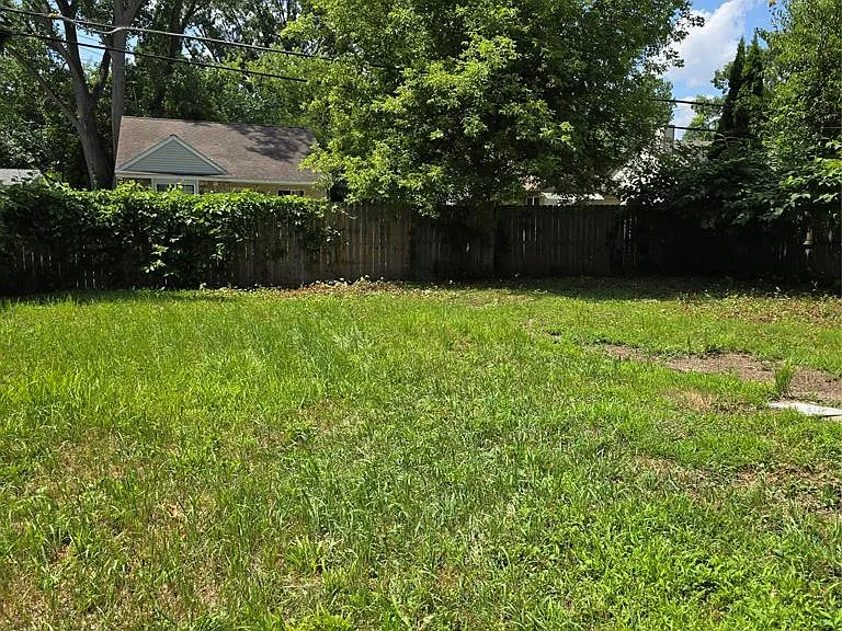21411 Collingham Ave — Photo 24