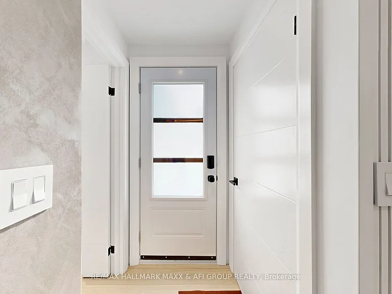 103 Ruggles Ave — Photo 17
