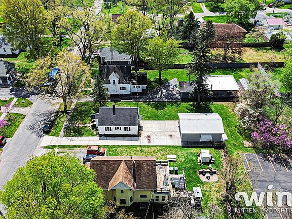 3rd image of 316 Sutherland Ave