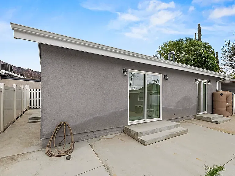 10924 Woodward Ave — Photo 11