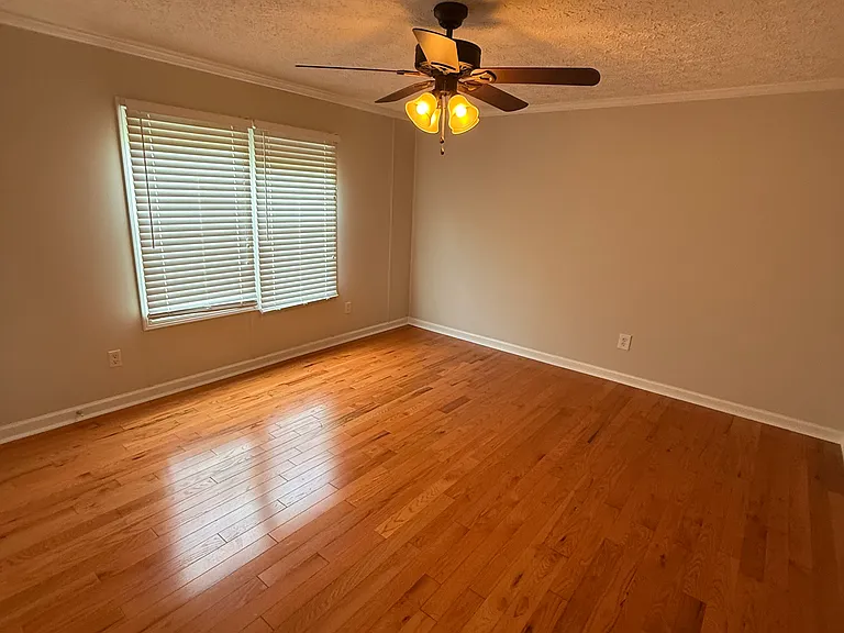 1311 Aycock Rd — Photo 6