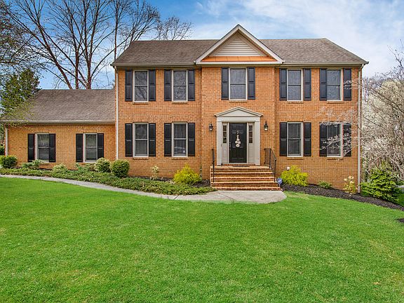 5th image of 7950 Hollins Court Dr
