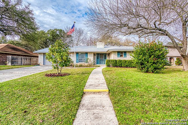 1st image of 2707 Roundleaf Ct