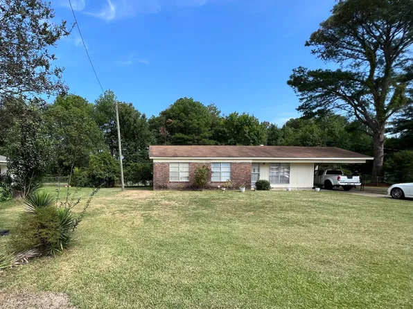 123 Dogwood Ln, Greenwood, MS 38930