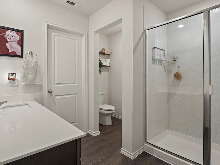 2038 Croton Ave — Photo 13