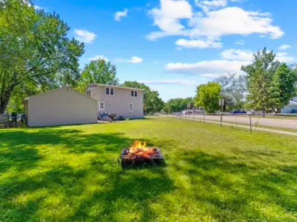 14 Pointcross Dr, Circle Pines, MN 55014
