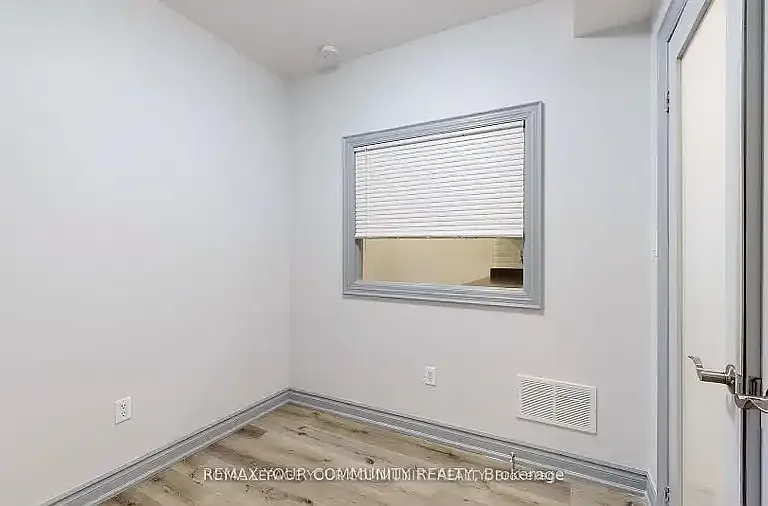 586 Parliament St #1A — Photo 9