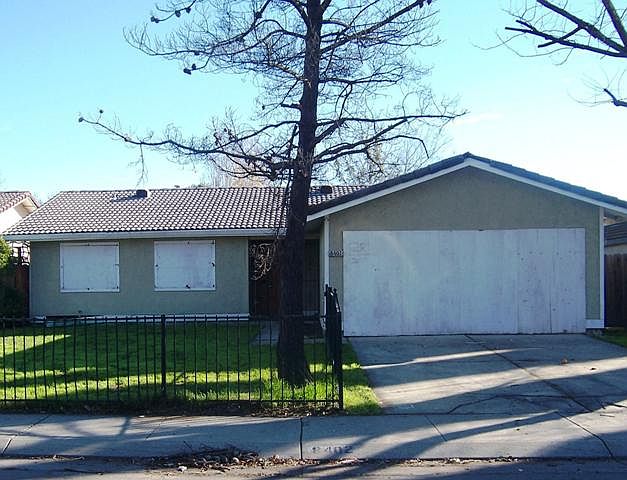 1st image of 8402 Neubourg Dr