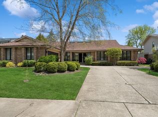 3726 Pebble Beach Rd, Northbrook, IL 60062