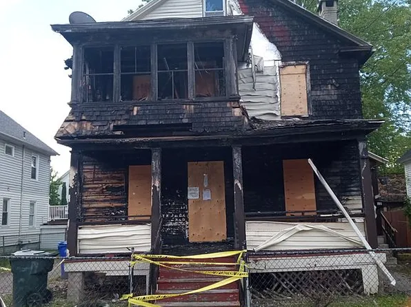 12-14 Carver St, Springfield, MA 01108