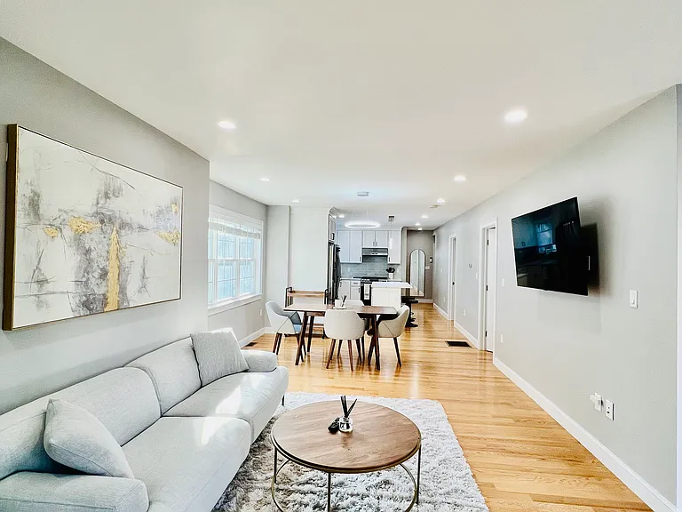 28 Metcalf St #1 — Photo 2