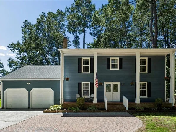 2 Sir Ralph Ln, Poquoson, VA 23662