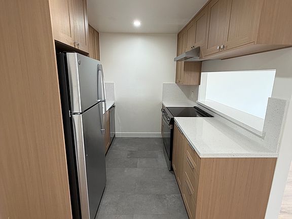 4th image of 1145 Washington Ave APT 2