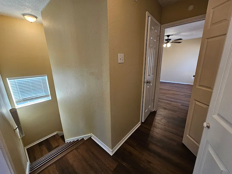 1400 Darr St #B — Photo 15