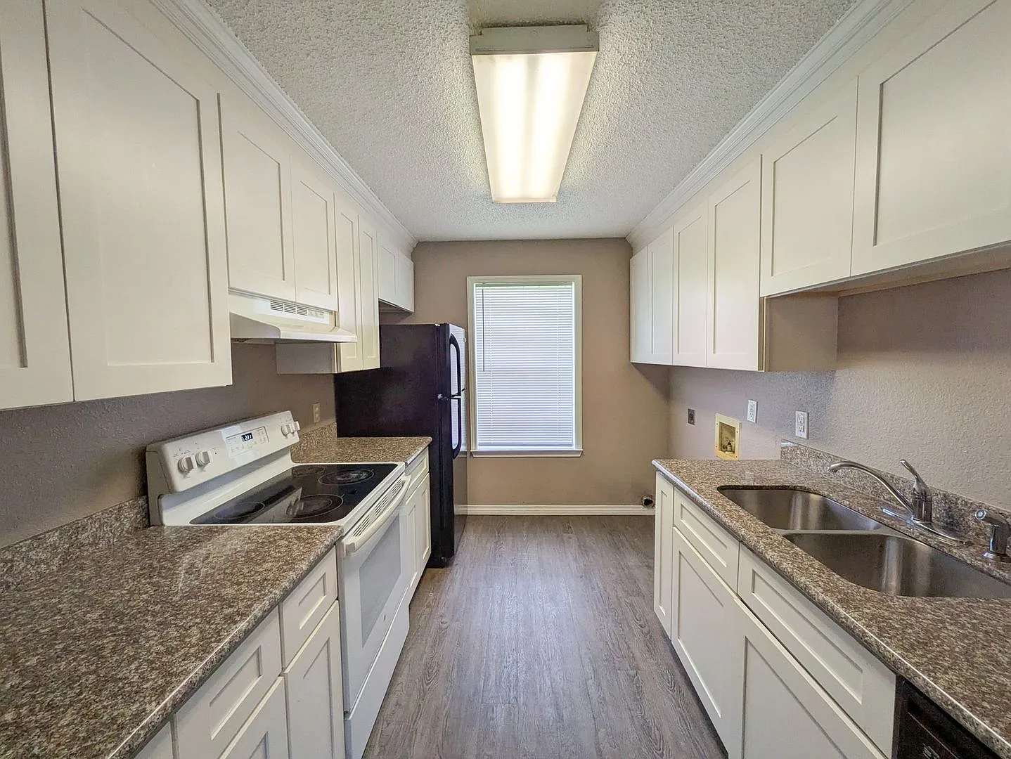 Laurel Square Townhomes — Photo 4