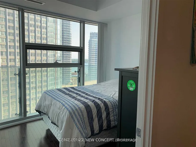 14 York St #1502 — Photo 27