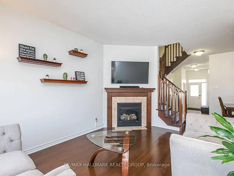 534 Rochefort Cir — Photo 13